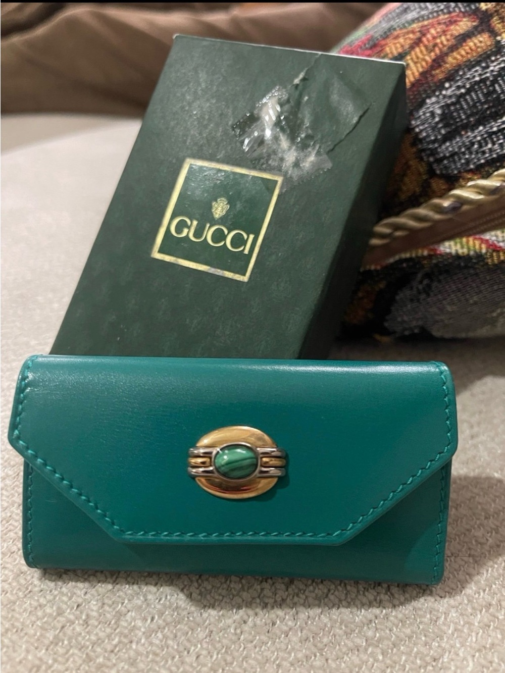 Rare Gucci teal key cles
